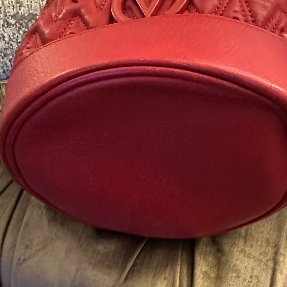 Valentino Red Quilted Drawstring Bucket Bag with Chain Strap - Picture 4 of 8